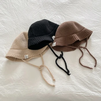 Корейска детска вязаная рибарска шапка 2023 година в стил колеж, индивидуален каишка, малък тъканта на етикета, детска шапка с голяма периферия, шапка за басейна